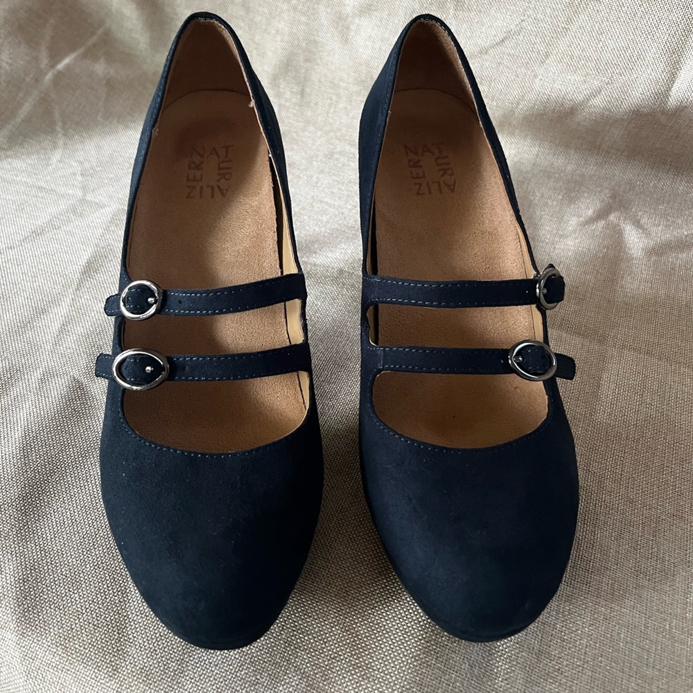 Naturalizer suede Mary Jane heels